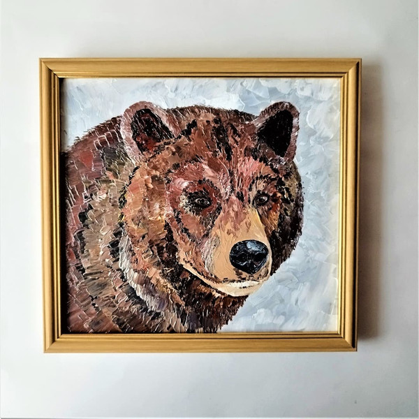 Textured-painting-muzzle-of-a-brown-bear-close-up-impasto-art.jpg