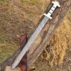 Sword Of Honor Damascus Steel Viking Sword - Norse Inspired Hand Forged Medieval Replica Sword with Leather Sheath