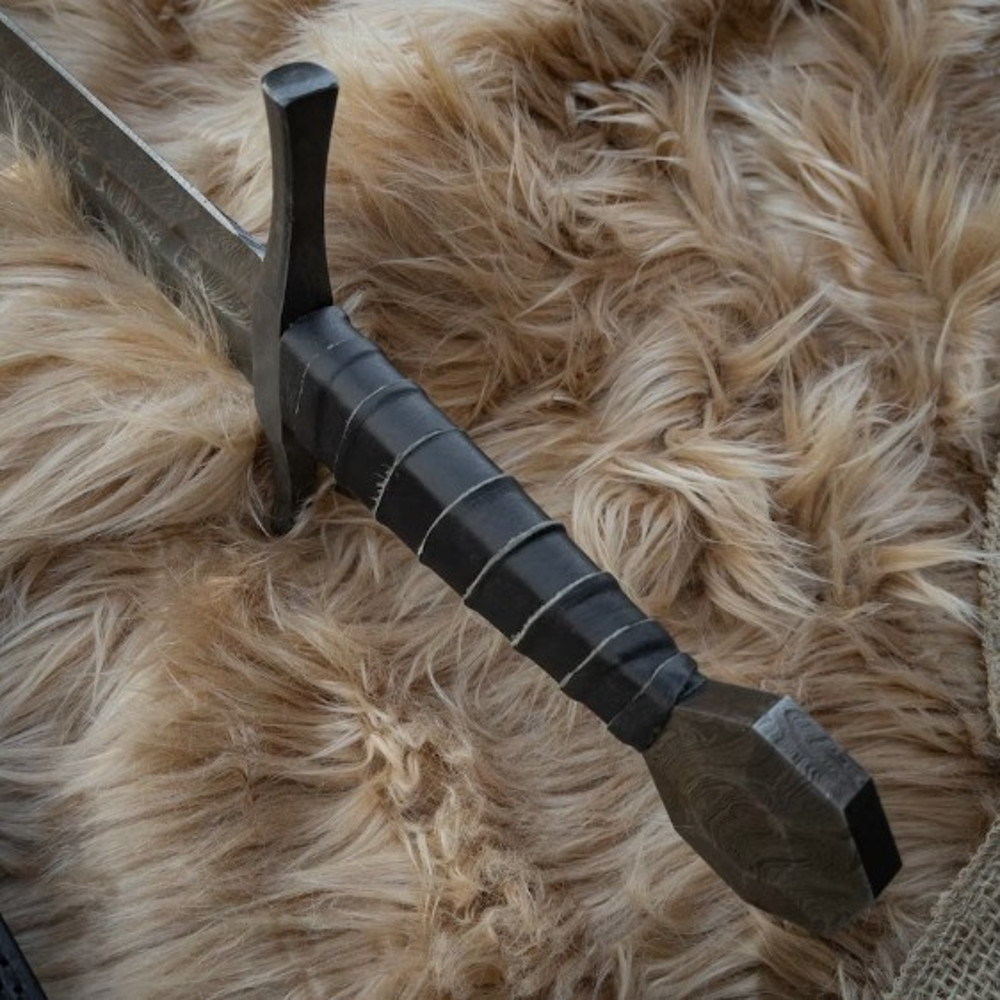 Damascus Steel Templar Style Arming Sword – Hand Forged Medieval Inspired Colle (2).jpg