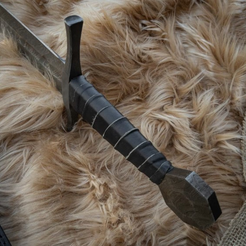 Damascus Steel Templar Style Arming Sword – Hand Forged Medieval Inspired Colle (2).jpg