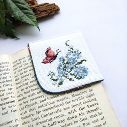 Corner bookmark with forget-me-nots and butterfly, Cozy handmade gift for her