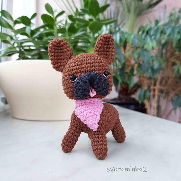 bulldog-crochet-pattern-amigurumi.jpg