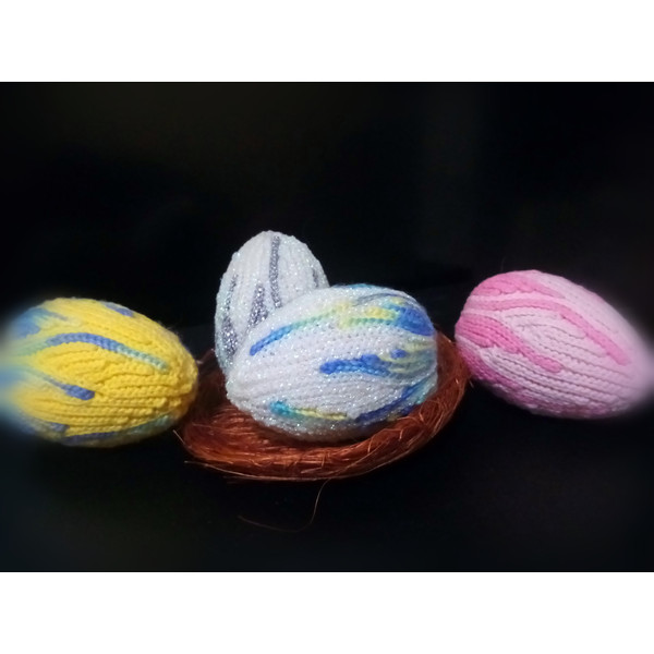 Multi-Coloured_Crochet_Easter_Eggs.jpg