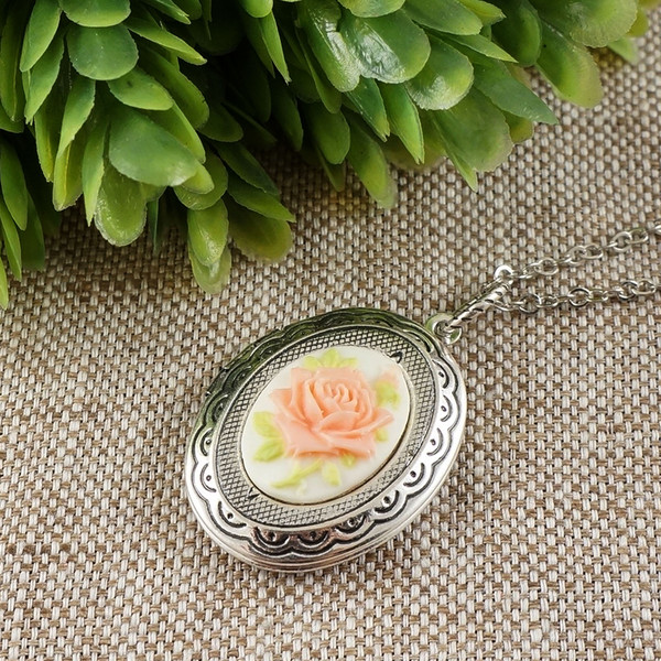 pink-rose-flower-vintage-cameo-necklace-silver-oval-photo-locket-pendant-necklace-jewelry