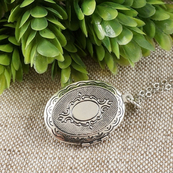 silver-oval-locket-necklace
