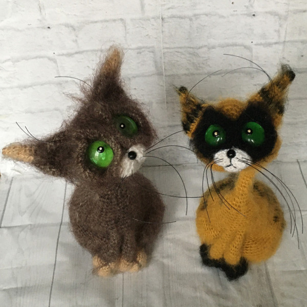 Crochet Siamese cat