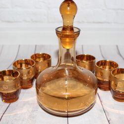 decanter with golden roses,vintage decanter liquor and 6 shot glass