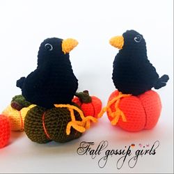Crow and pumpkins. Crochet pattern
