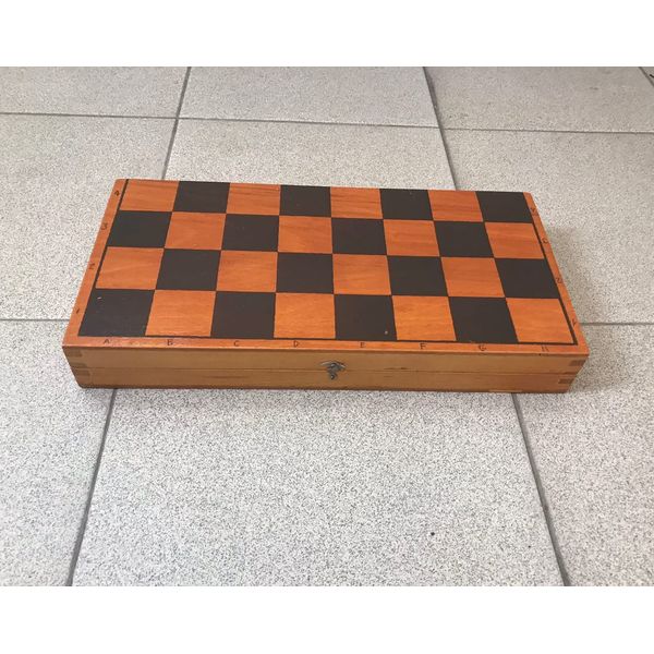 woodboard_plastic_chessmen9+++++++.jpg
