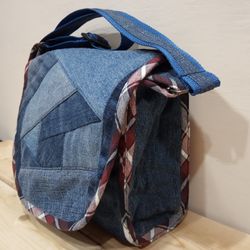 denim handbag . Handmade bag, recycled jeans bag, crossbody bag . shoulder bag, bag with a crazy pechwork flap