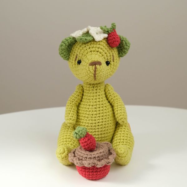 bear with raspberries
