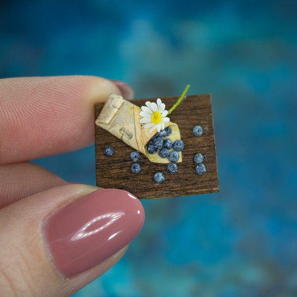 Miniature blueberry tutorial with polymer clay for dollhouse2.jpg