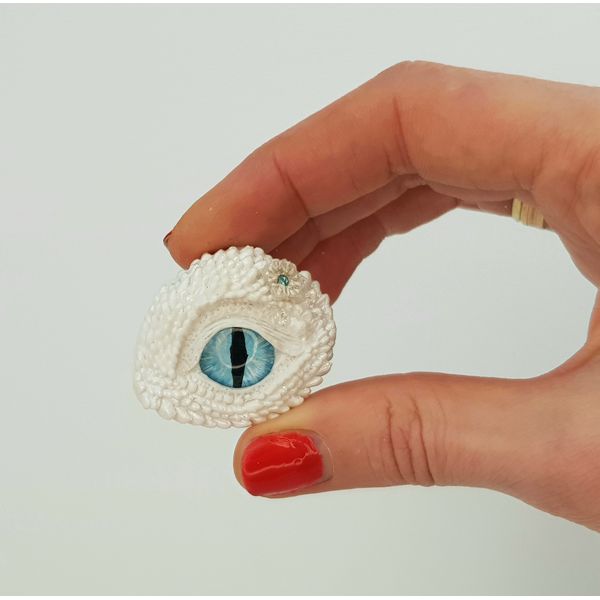 Magnetic Needle Minder White Dragon Eye for Cross Stitch 7.jpg