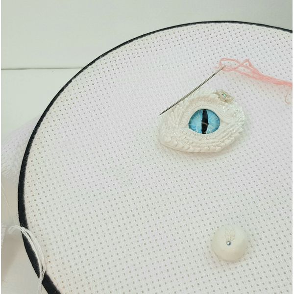 Magnetic Needle Minder White Dragon Eye for Cross Stitch 6.jpg