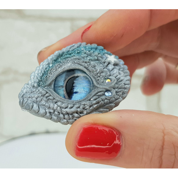 Gray Dragon Eye Needle Minder Magnet for Cross Stitch Gif 3.jpg