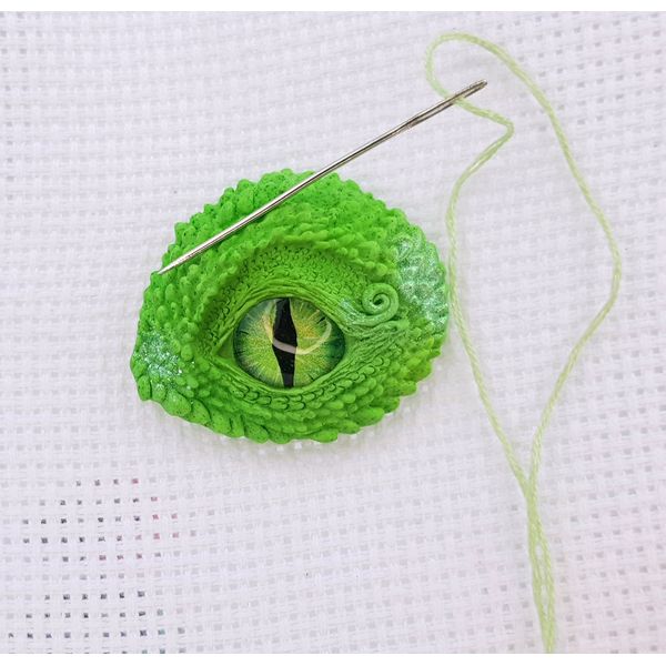 Magnet Needle Minder Green Dragon Eye 7.jpg