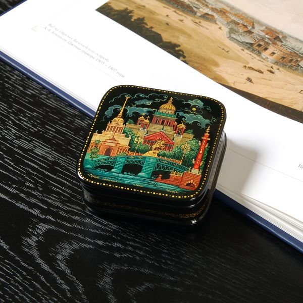 St Petersburg small lacquer box