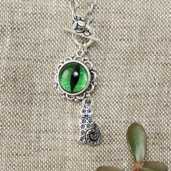 Green Glass Cat Eye Necklace Evil Eye Necklace Silver Cat Charm Pendant Boho Toggle Necklace Cat Lover Gift Jewelry 6565