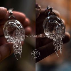 Alien Skull - Transparent Keychain