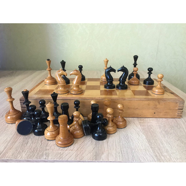 valdai botvinnik soviet chess set 1963
