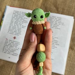 Crochet PATTERN bookmark Yoda