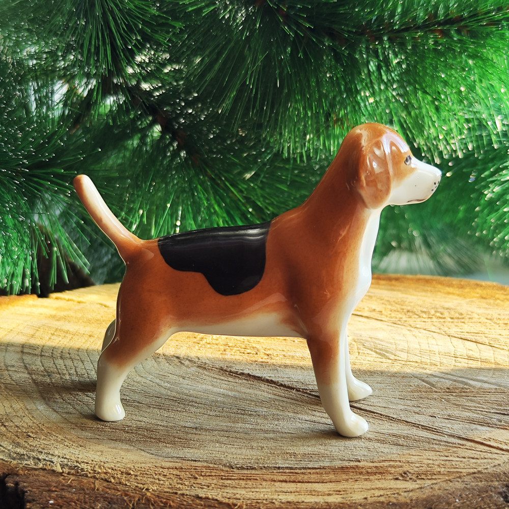 statuette beagle