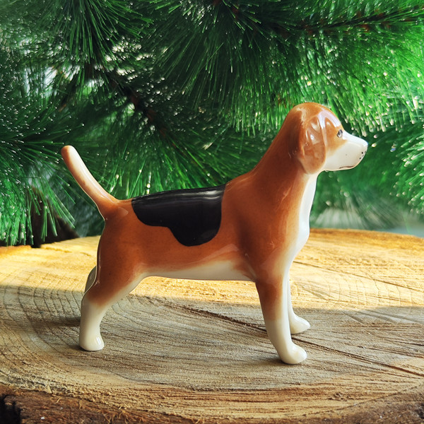 statuette   beagle
