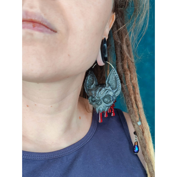 goth-gargoyle-earrings.jpg