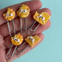 Paper clips with cookie decor