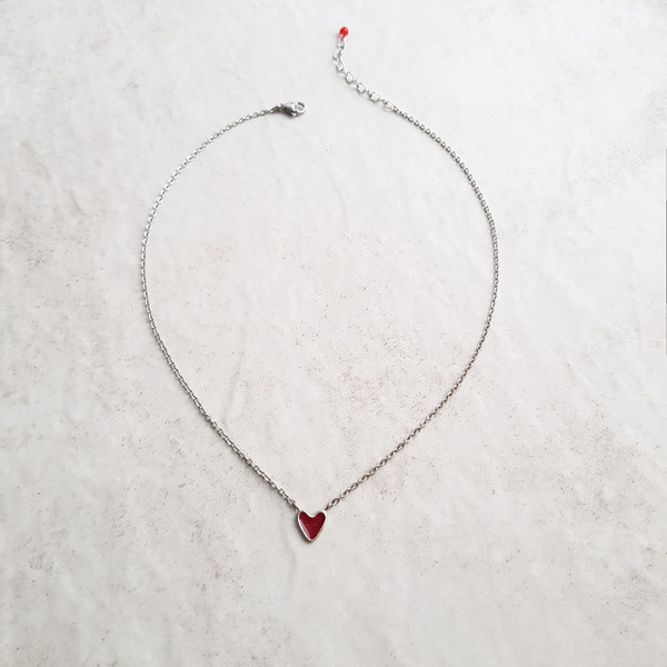 minimalist-heart-pendant-7.jpg