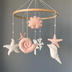 ocean baby mobile, seashells baby mobile, neutical decor, nursery decor, Baby shower gift