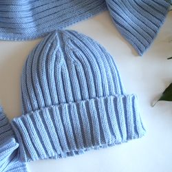 Blue knitted hat with lapel
