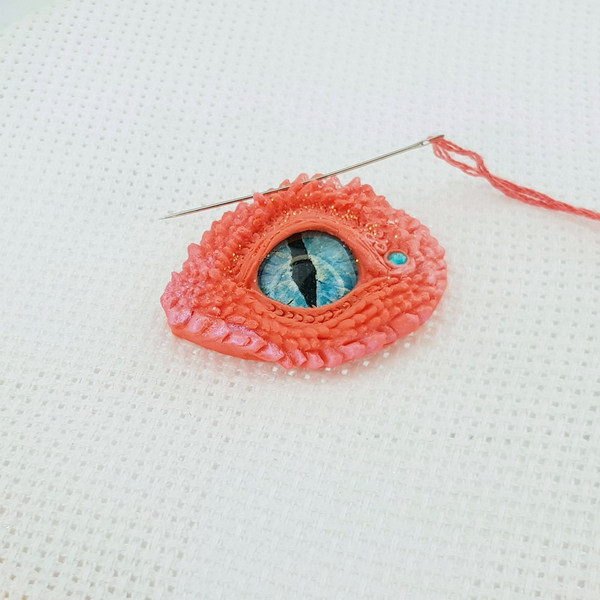 Needle Minder Magnet Dragon Eye for Cross Stitch Gift 1 (2).jpg
