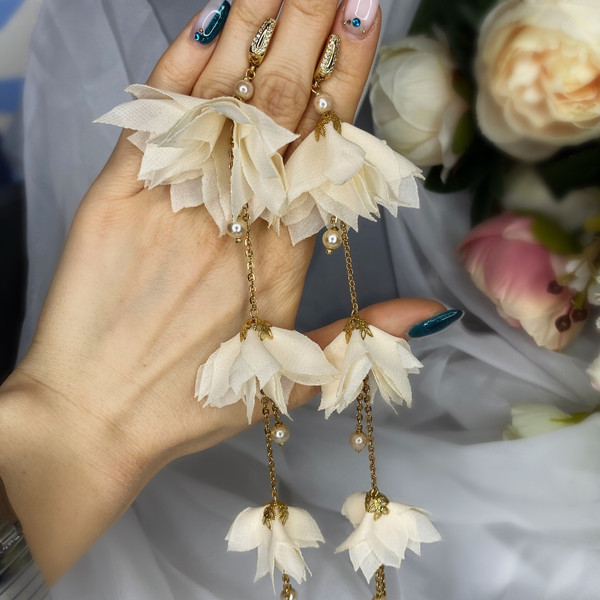 Light long wedding earrings, white earrings, flower earrings, dangling earrings exhibition sample