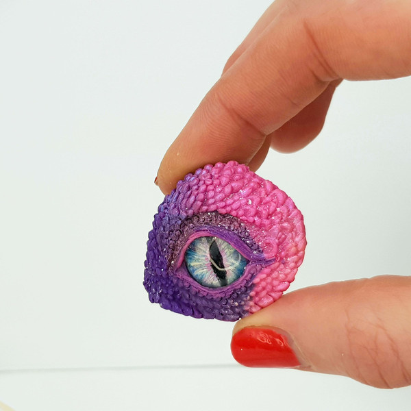 Needle Minder Magnet Purple Dragon Eye (2).jpg