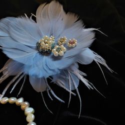 Light blue flower feather brooch, Blue feather Fascinator, Large feather flower brooch, Blue feather flower Fascinator