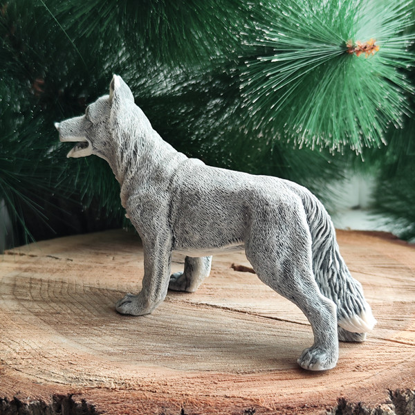 Statuette alsatian of the marble chips