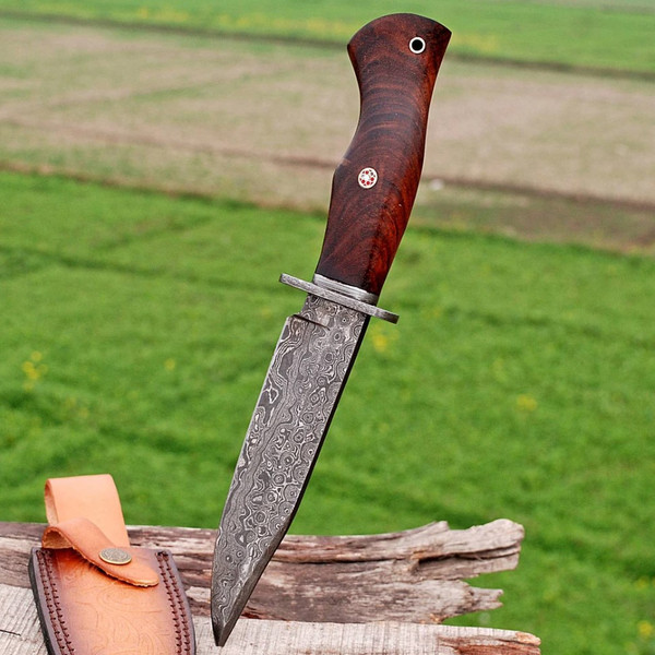 Running Free Damascus Steel Outdoor Knife for sale in usa.jpg
