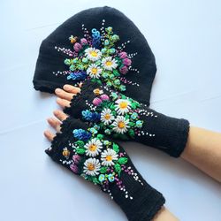 Embroidered fingerless gloves and hat with flowers, gift for woman, Mittens and hat