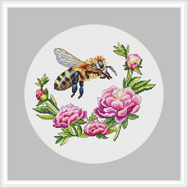 peony wreath and bee.jpg