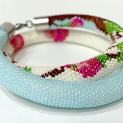 Handmade seed bead necklace - Flower necklace