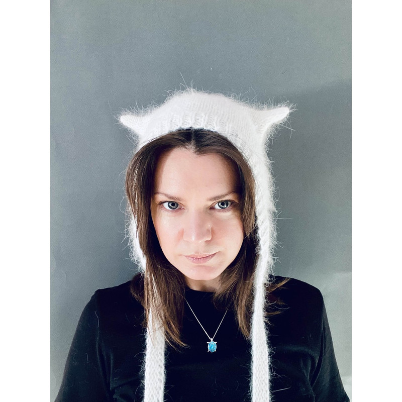 knitted wool kitty bonnet hat with ears devil hat00.jpg