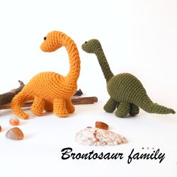 Brontosaur family. Dinosaurs. Crochet pattern