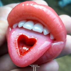 Lips brooch heart Valentine's day