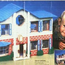 Digital Vintage Pattern of a House for Barbie made of Plastic Canvas