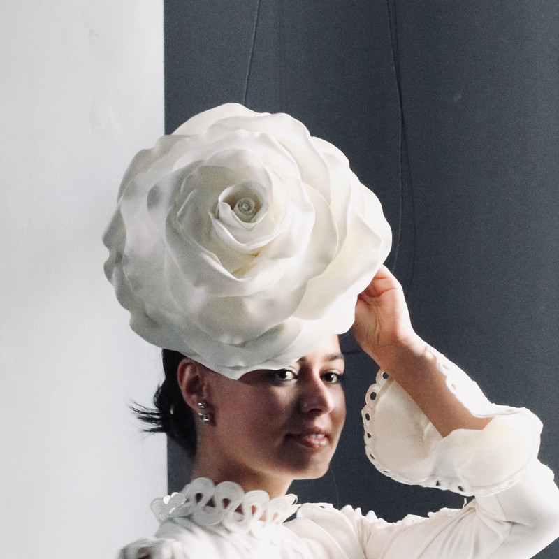 derby fascinator.jpeg