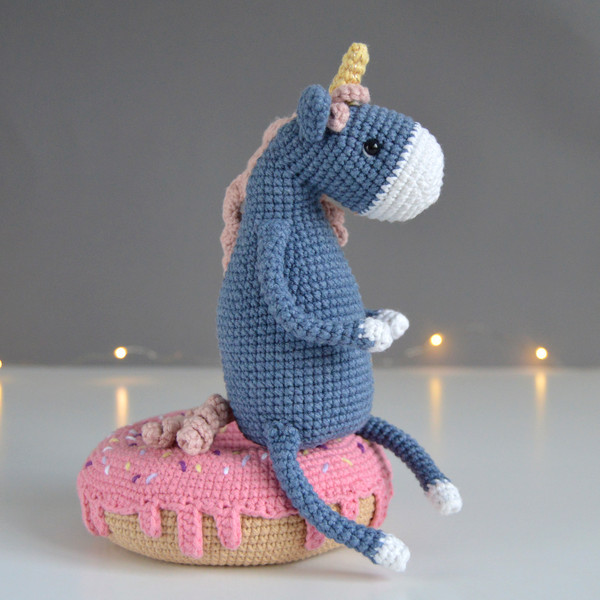 unicorn-on-donut-right-side-2-ph-square.jpg