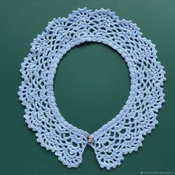 Blue crochet detachable collar with decorative button