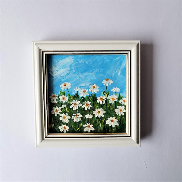 Impasto-landscape-painting-field-of-white-daisies-small-wall-deco-framed-art.jpg