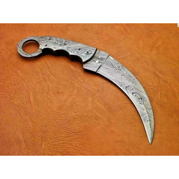 Full Tang Hand Forged Damascus Steel Hunting Karambit Knife Full Damascus Body1.jpg